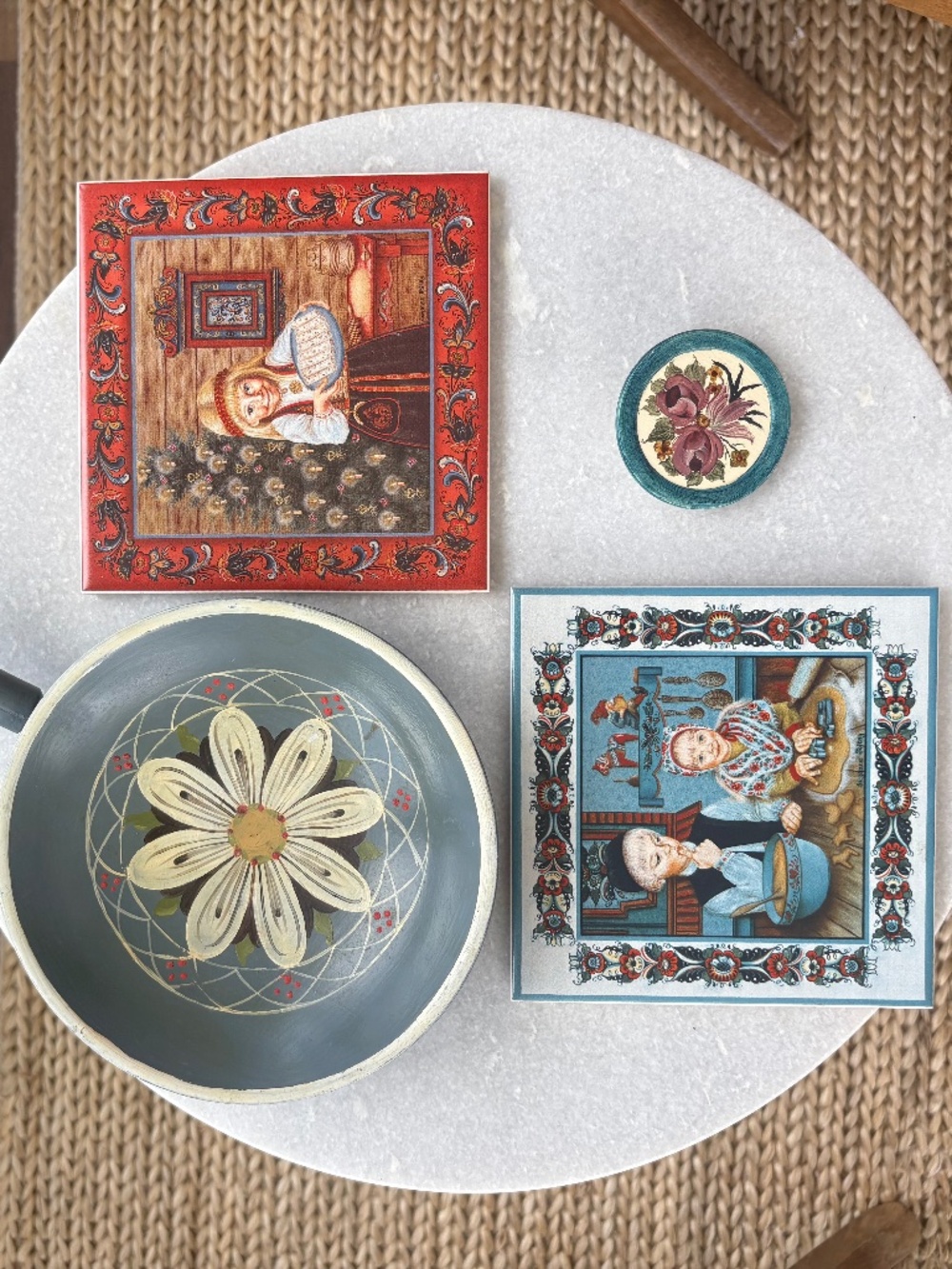 Scandinavian Folk Art Gift Bundle – Hand-Painted Rosemaling & Vintage Trivets
